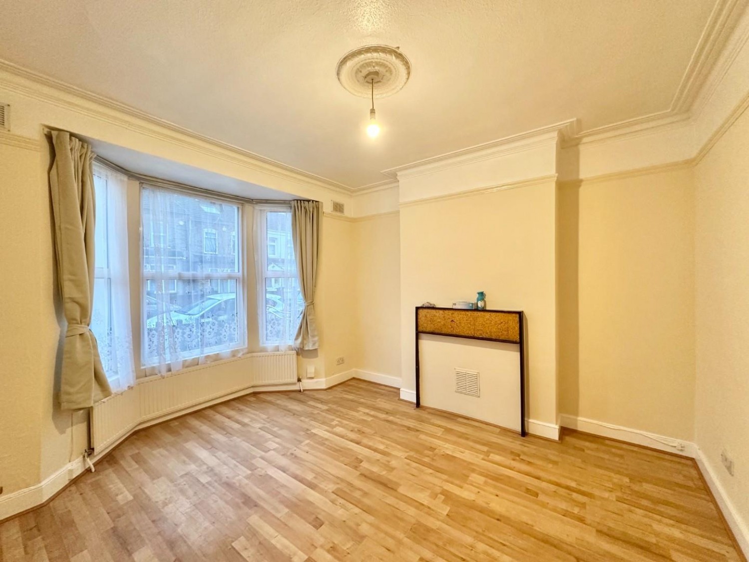 Mount Avenue, Southall