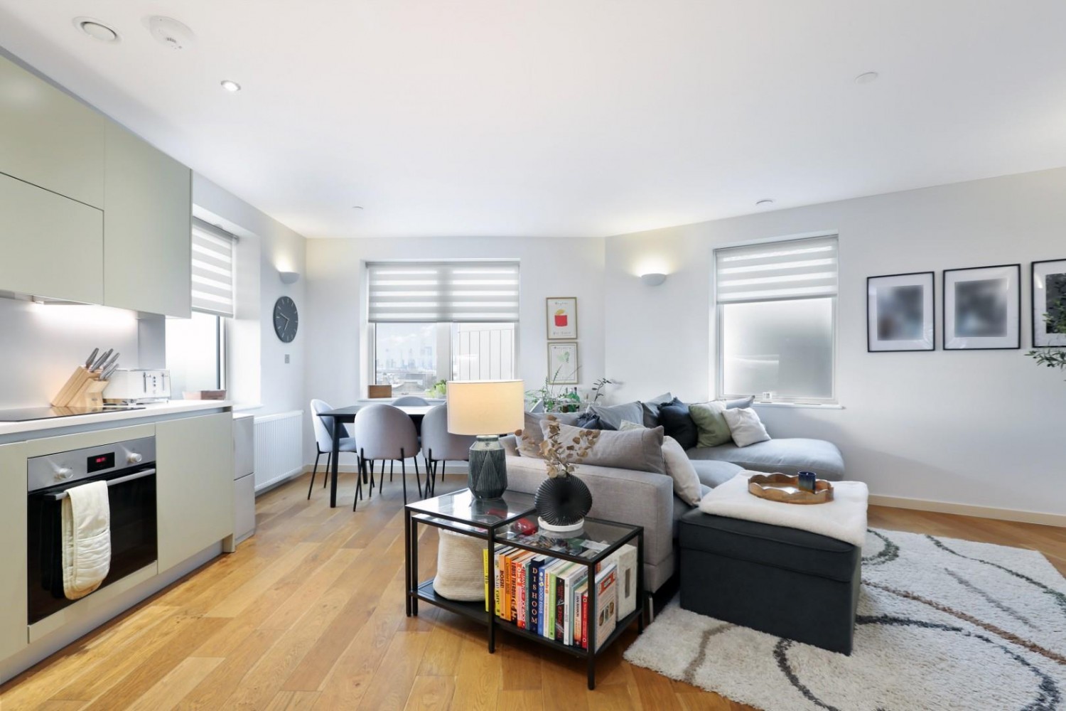 Camberwell New Road. London, SE5