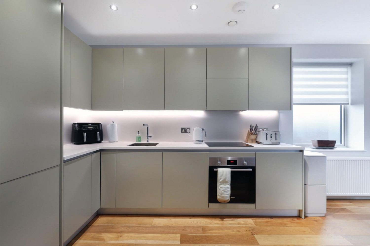 Camberwell New Road. London, SE5