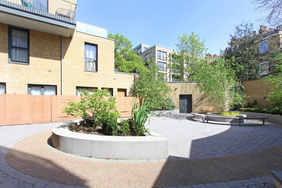 Camberwell New Road. London, SE5