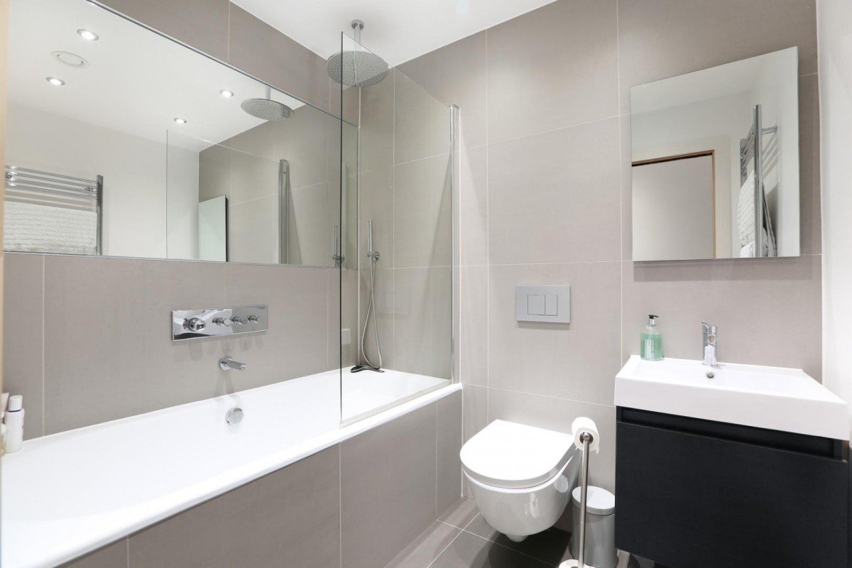 Camberwell New Road. London, SE5