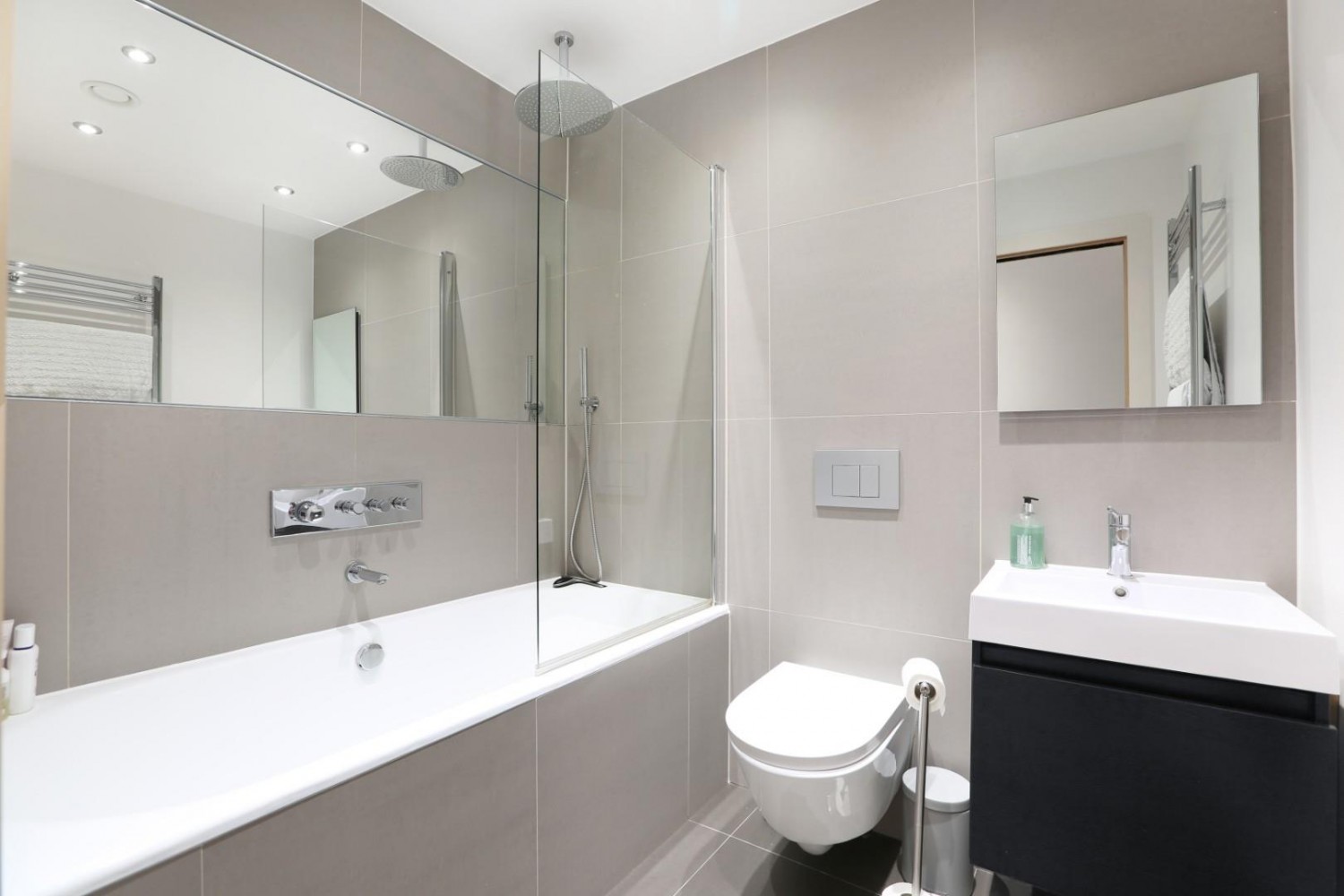 Camberwell New Road. London, SE5