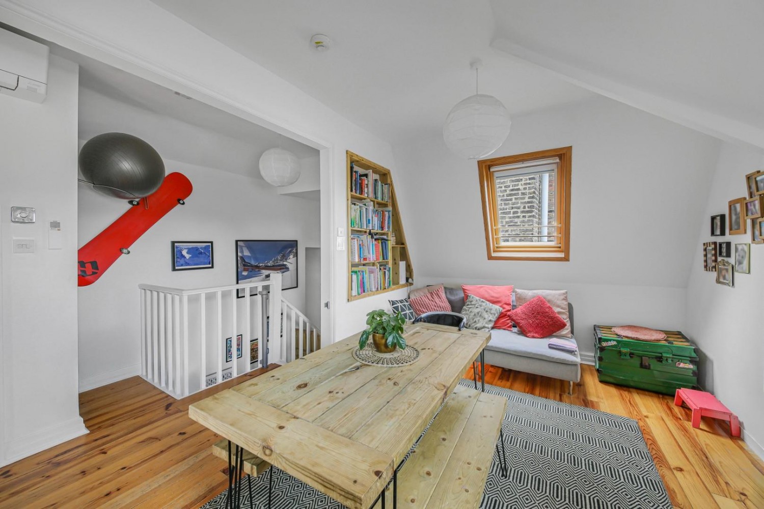 West Bank, London, N16