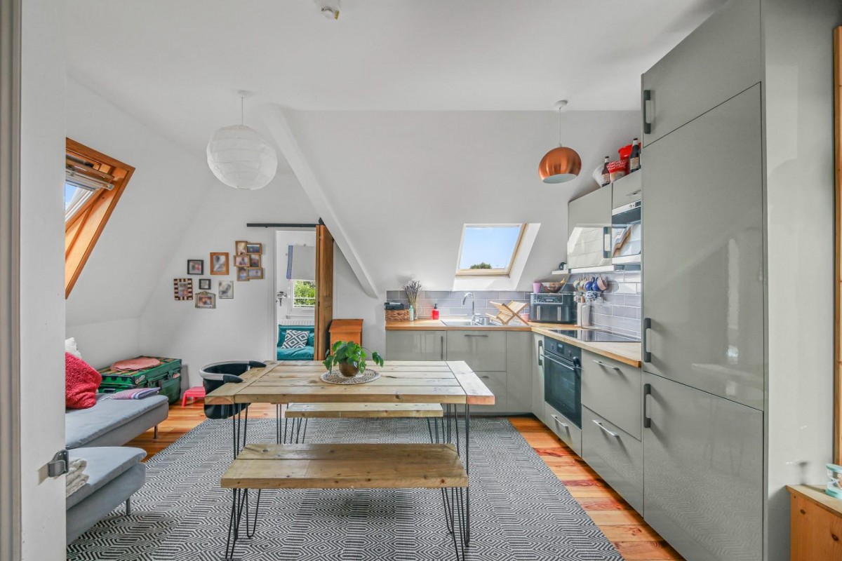 West Bank, London, N16