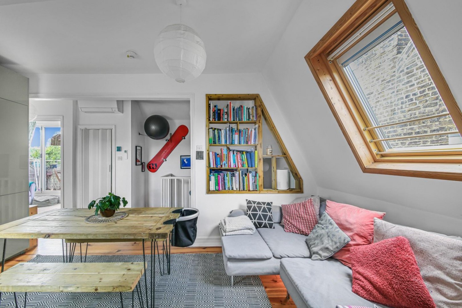 West Bank, London, N16