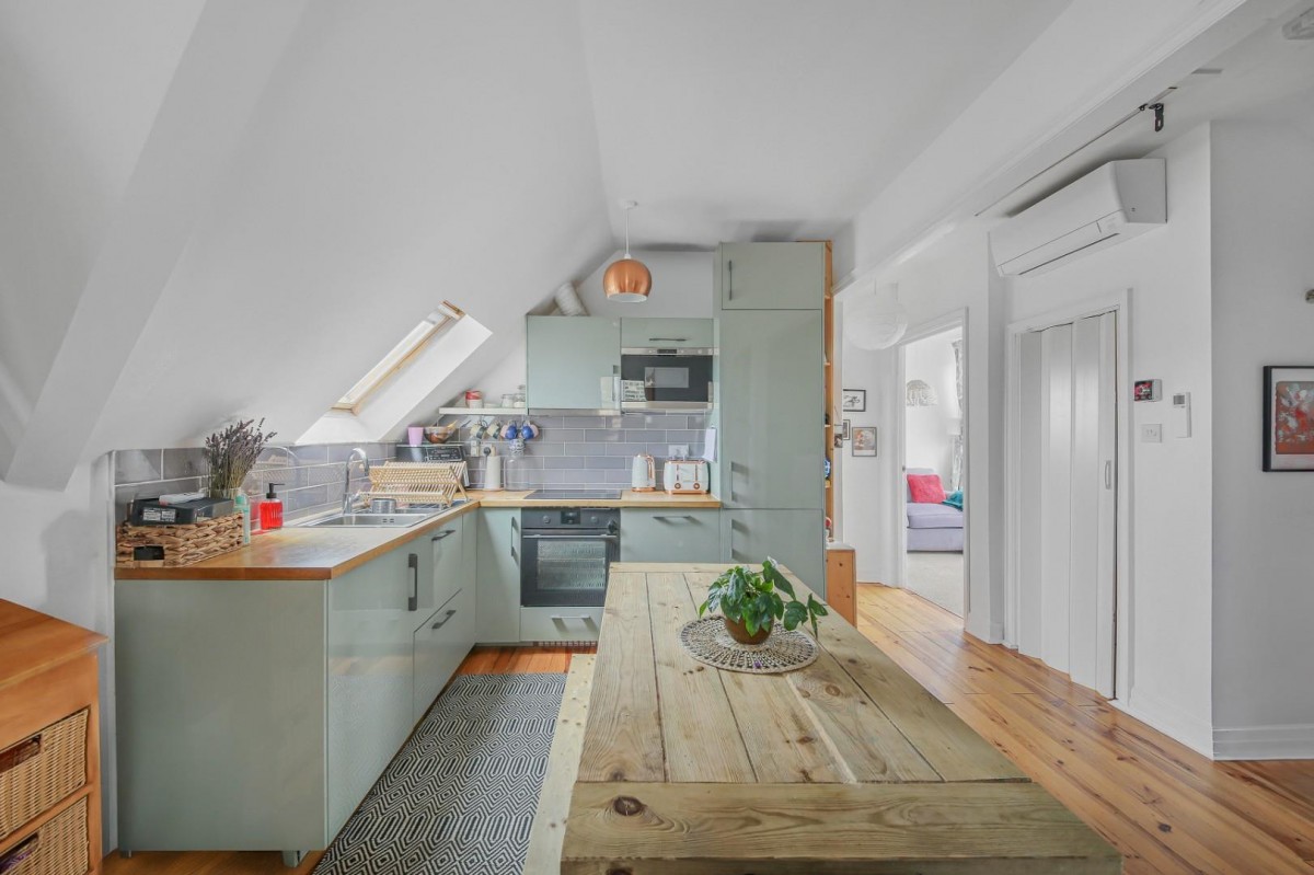 West Bank, London, N16