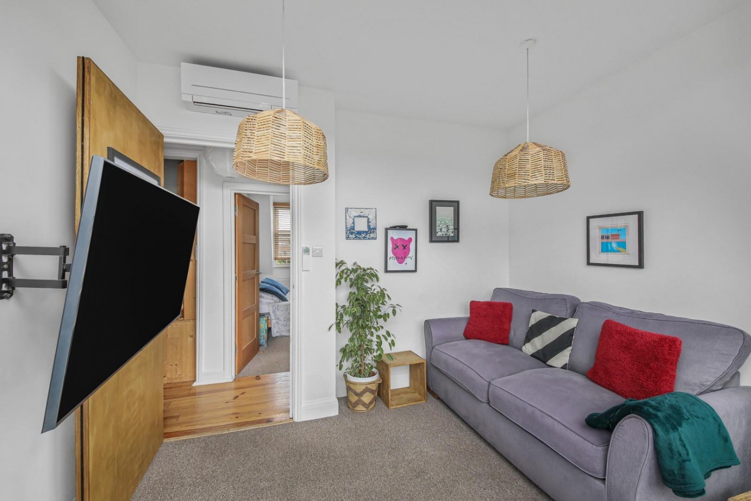 West Bank, London, N16