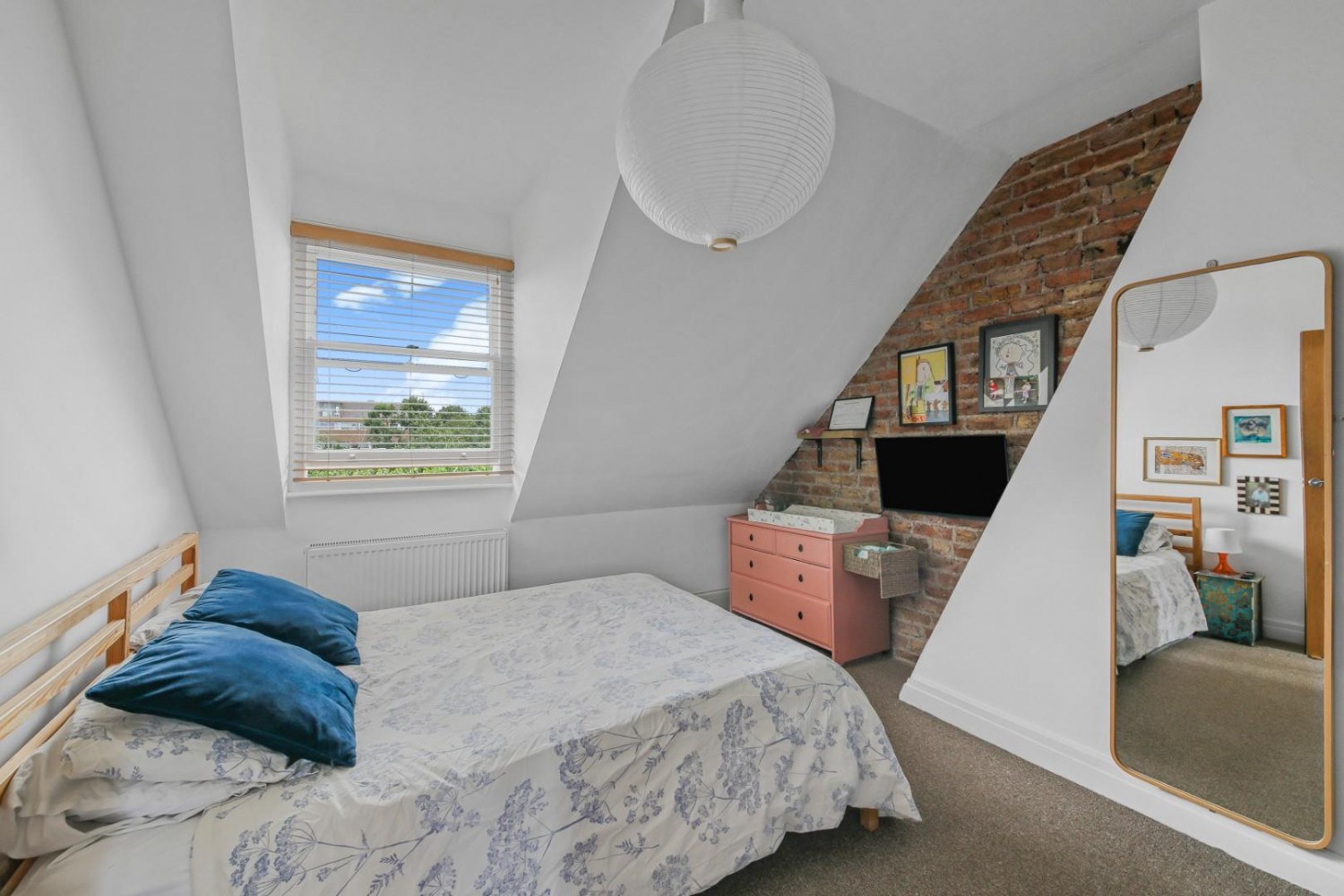 West Bank, London, N16