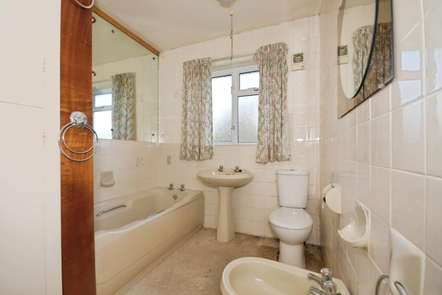 3 bedroom House for sale in Old Road, Brampton, Chesterfield, S40 3QL
