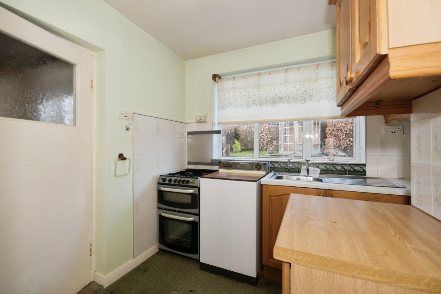 3 bedroom House for sale in Old Road, Brampton, Chesterfield, S40 3QL
