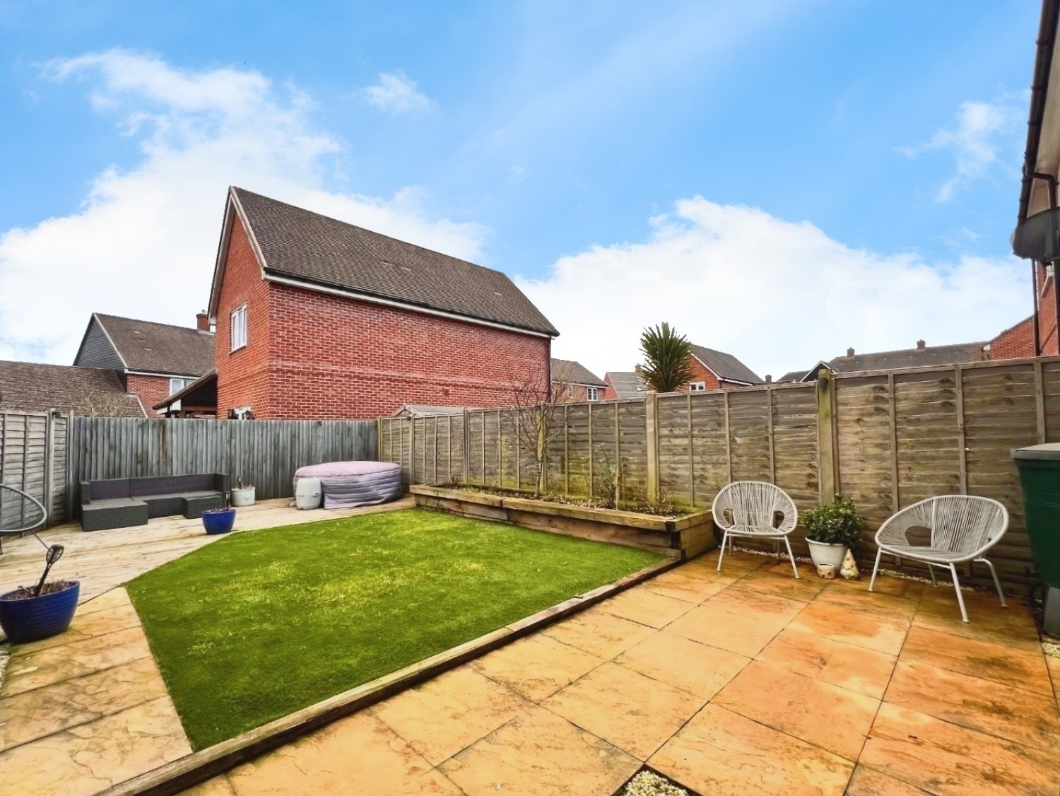 Ryeland Way, Bridgefield