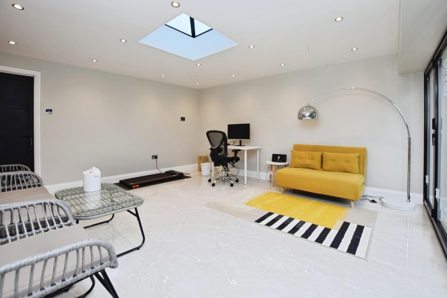 Laburnum Avenue, Hornchurch, RM12