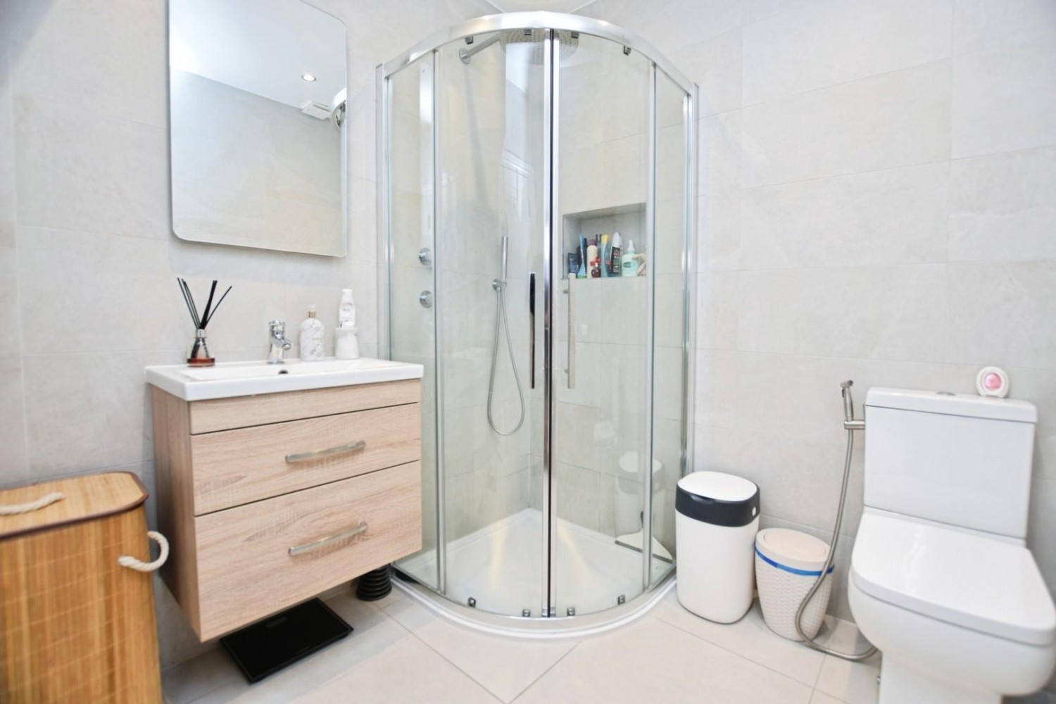 Laburnum Avenue, Hornchurch, RM12