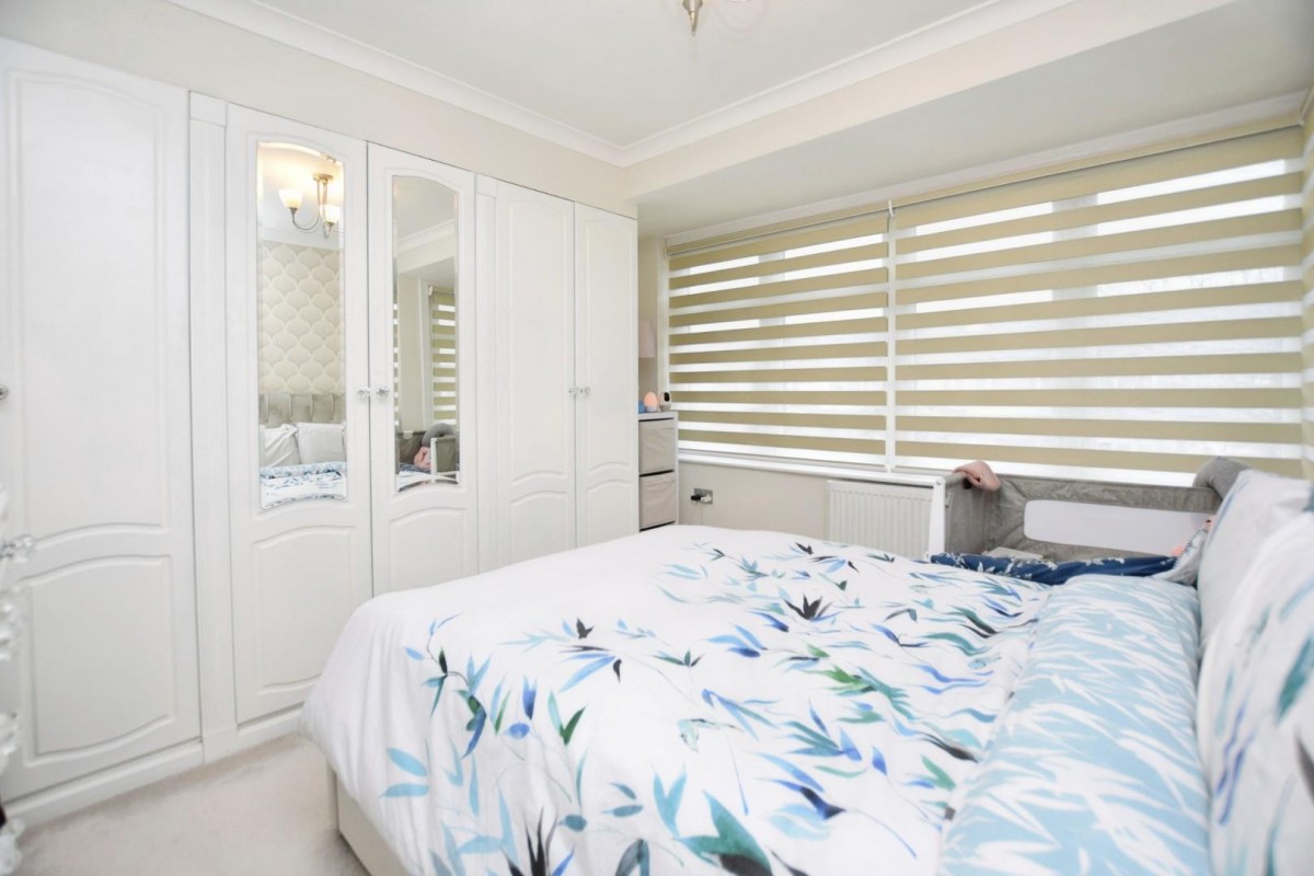 Laburnum Avenue, Hornchurch, RM12