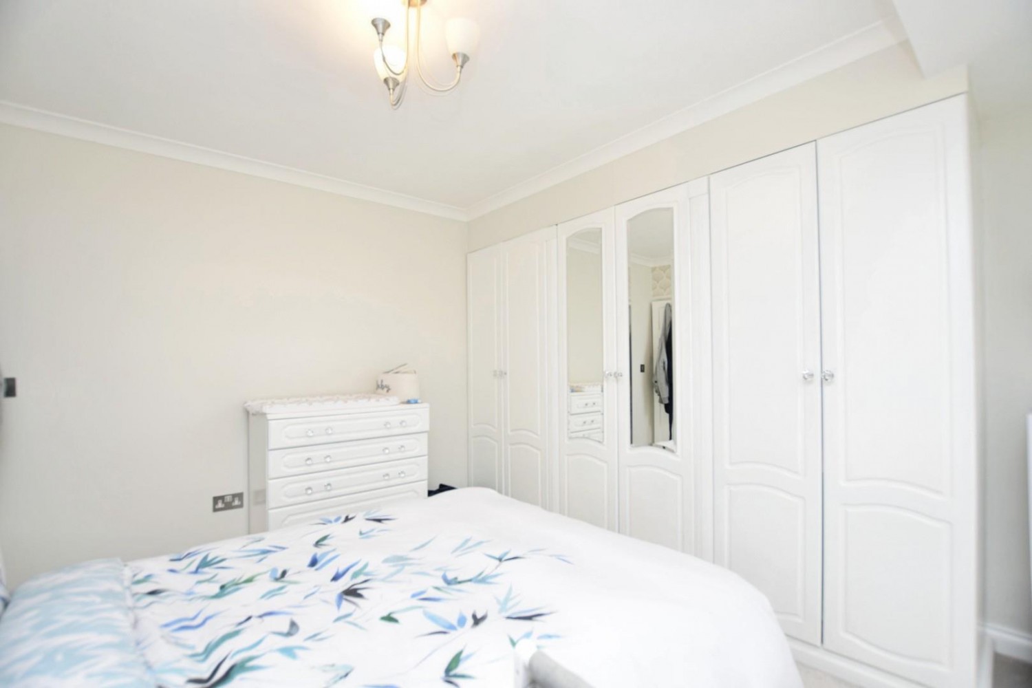 Laburnum Avenue, Hornchurch, RM12