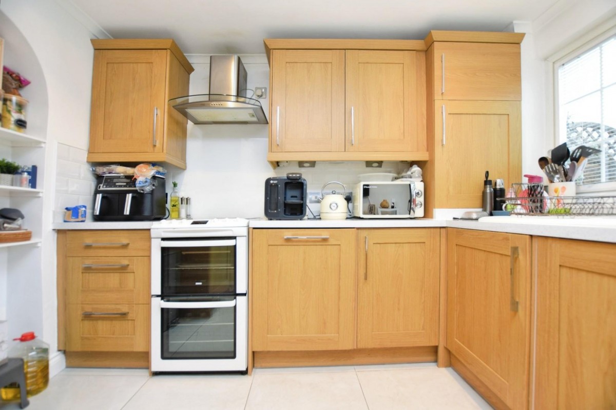 Laburnum Avenue, Hornchurch, RM12