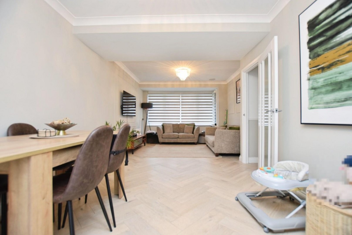 Laburnum Avenue, Hornchurch, RM12