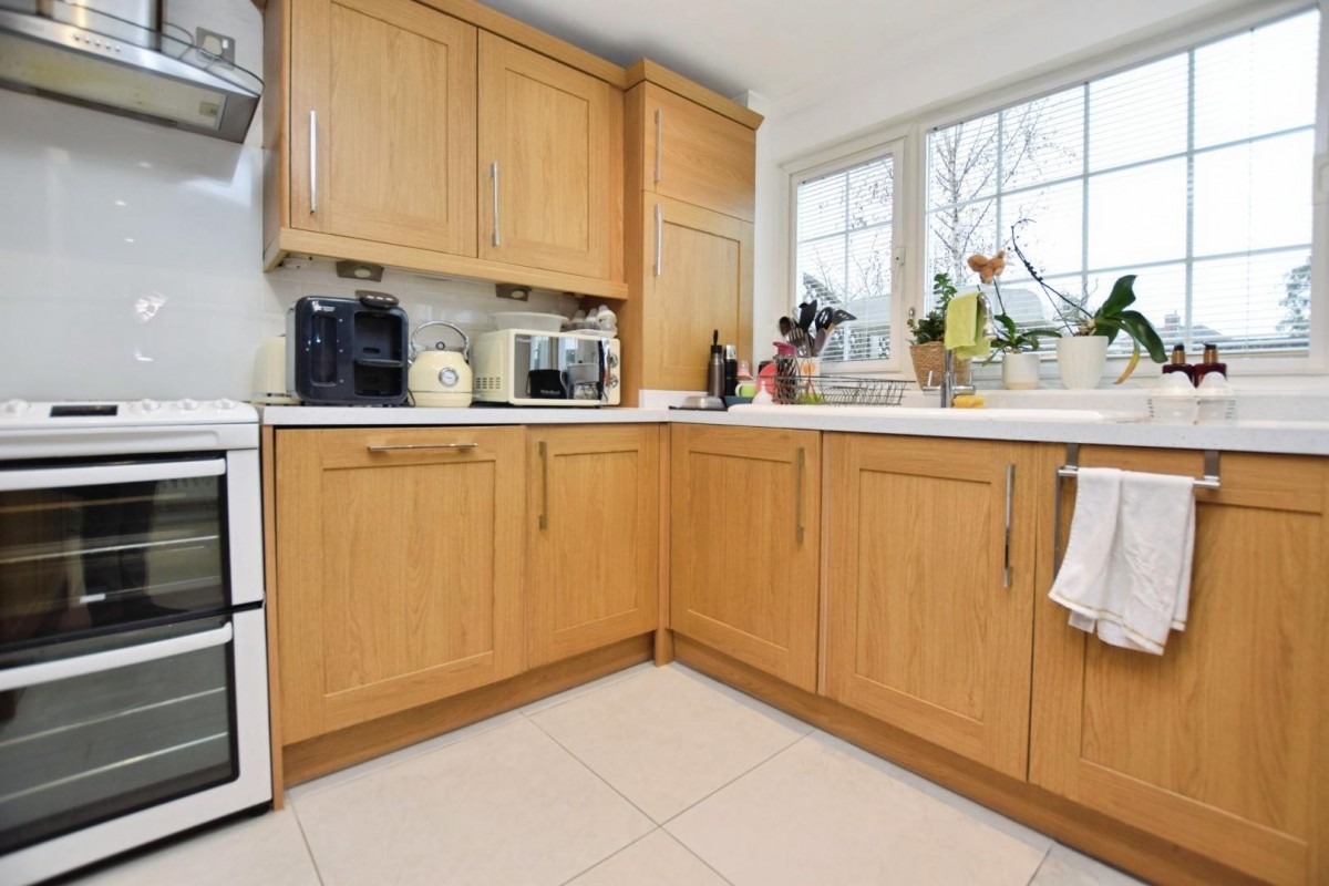 Laburnum Avenue, Hornchurch, RM12