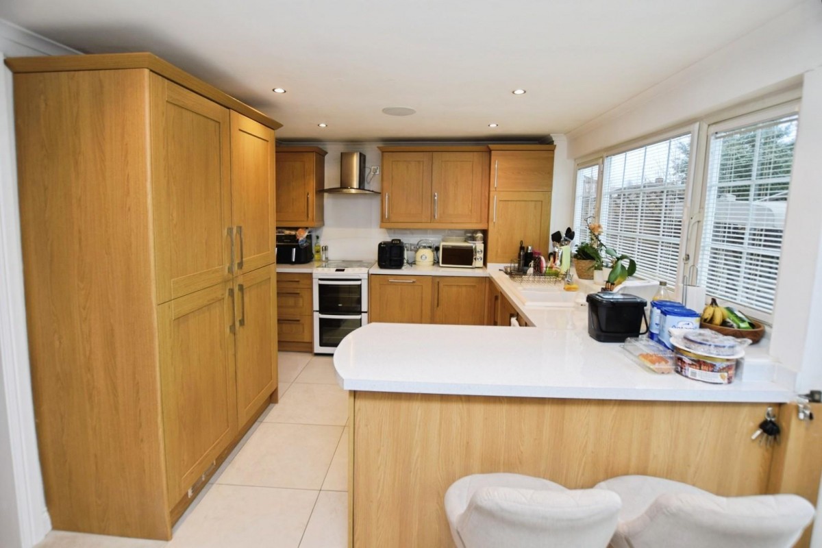 Laburnum Avenue, Hornchurch, RM12