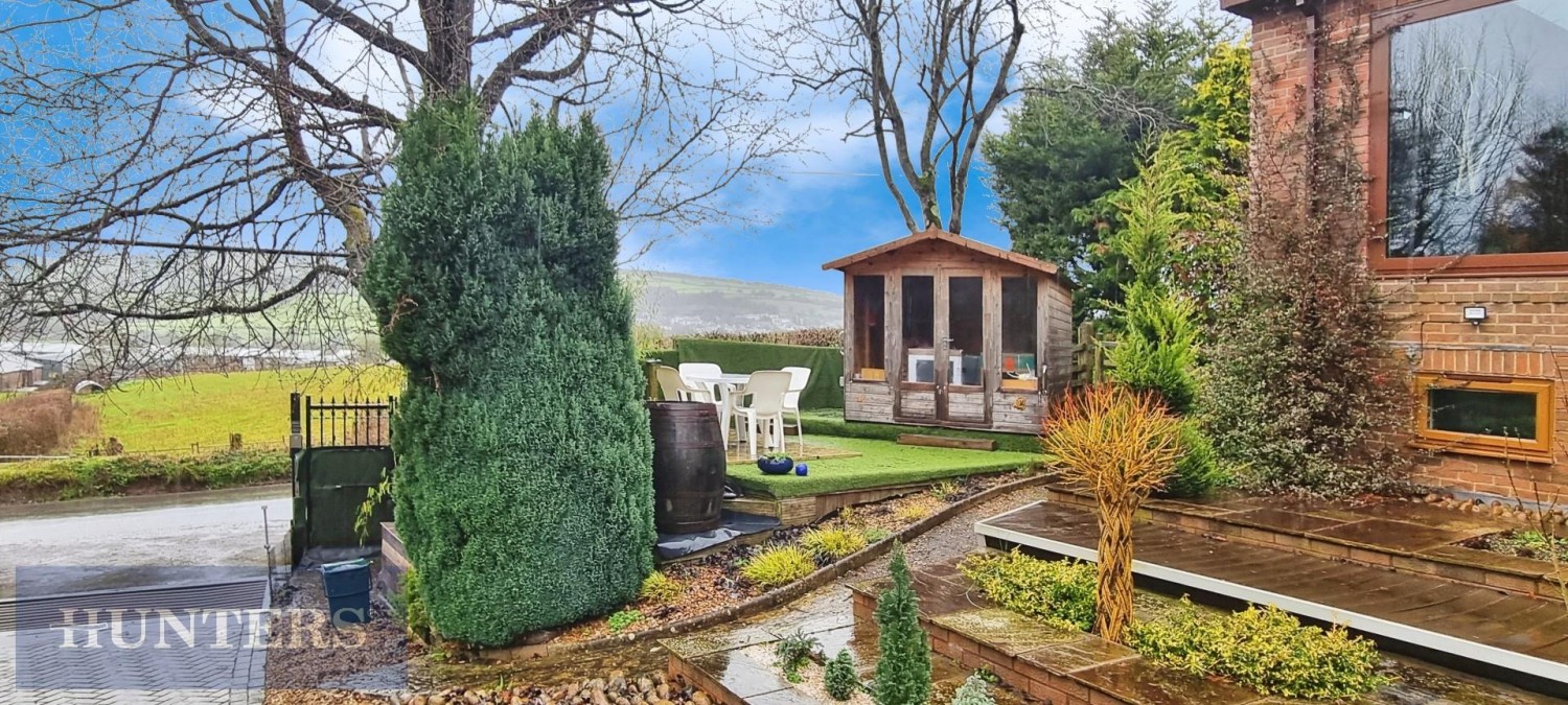 Hele Cross, Bradninch