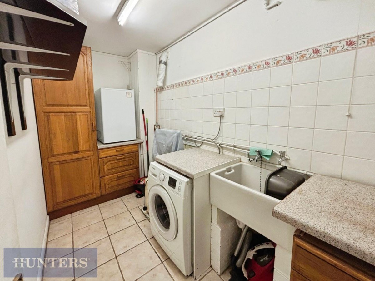 Hele Cross, Bradninch