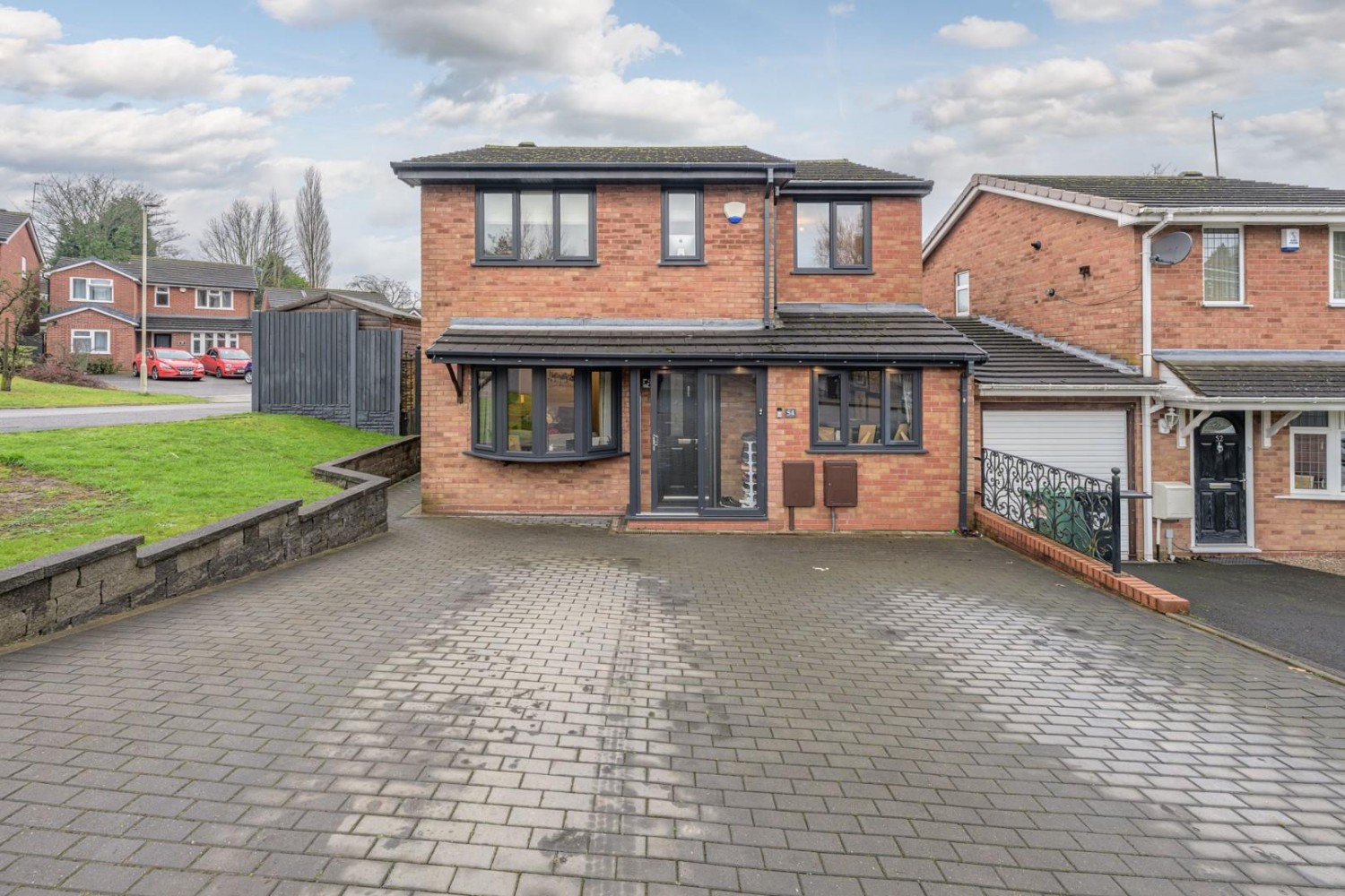 Cowley Drive, Milking Bank