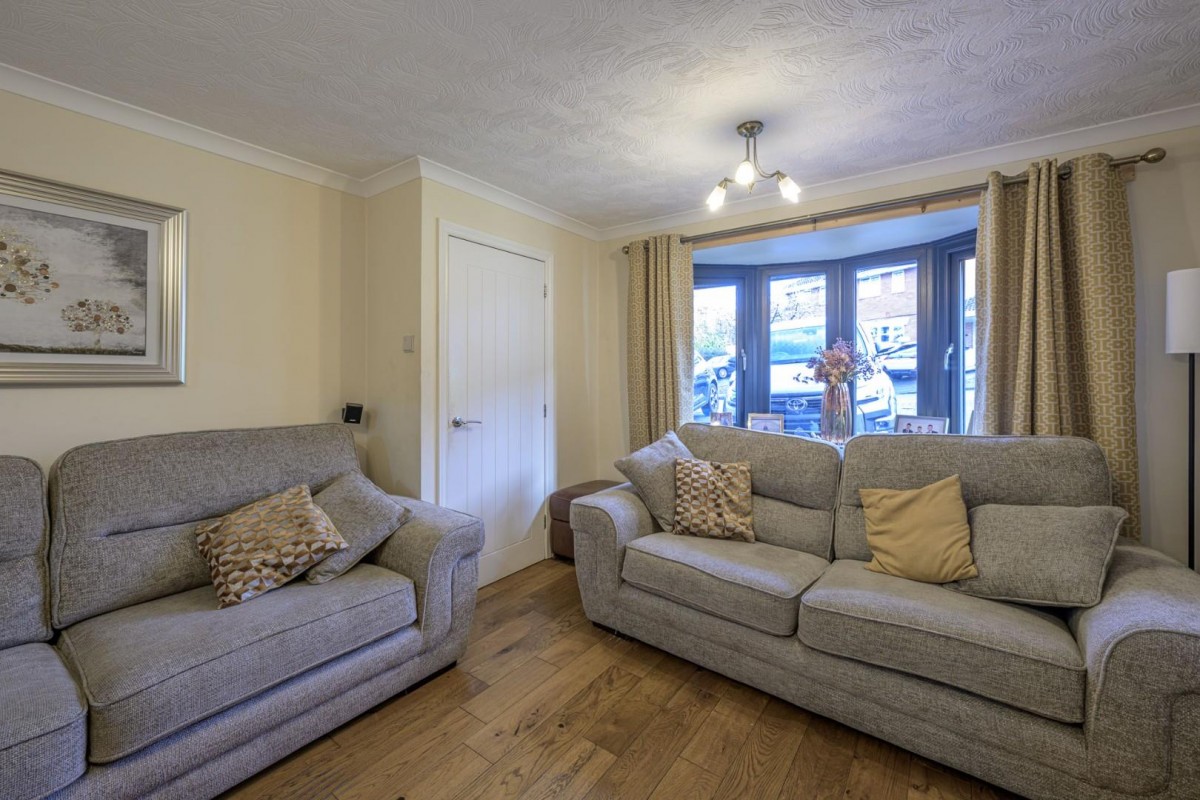 Cowley Drive, Milking Bank