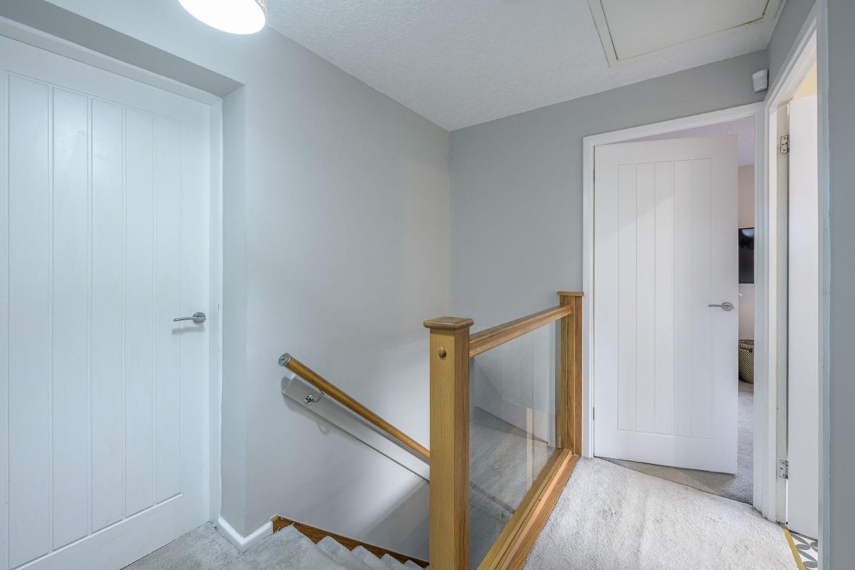 Cowley Drive, Milking Bank