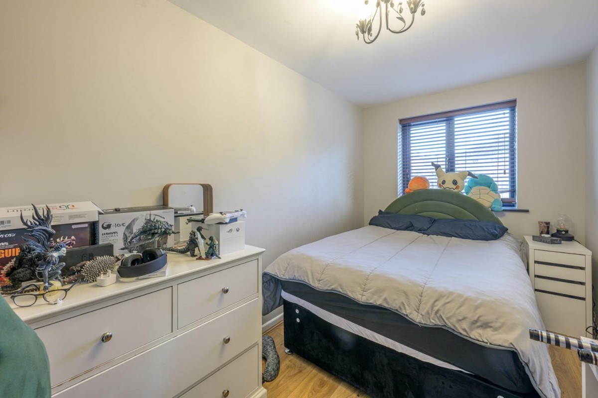 Cowley Drive, Milking Bank