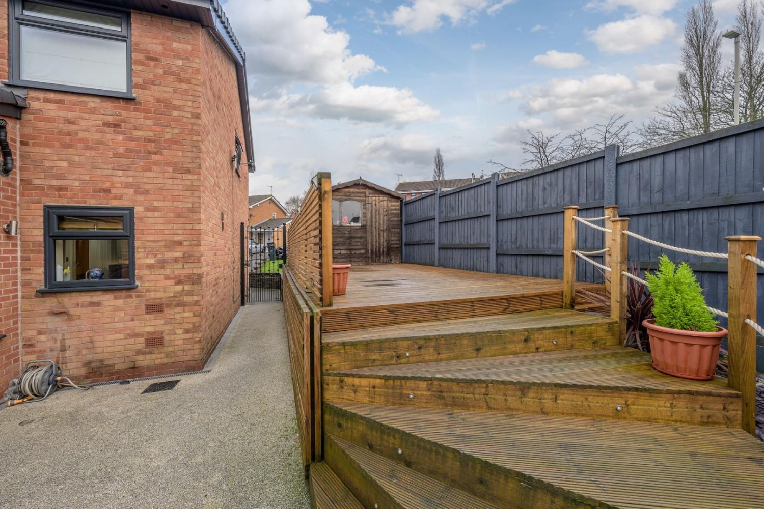 Cowley Drive, Milking Bank