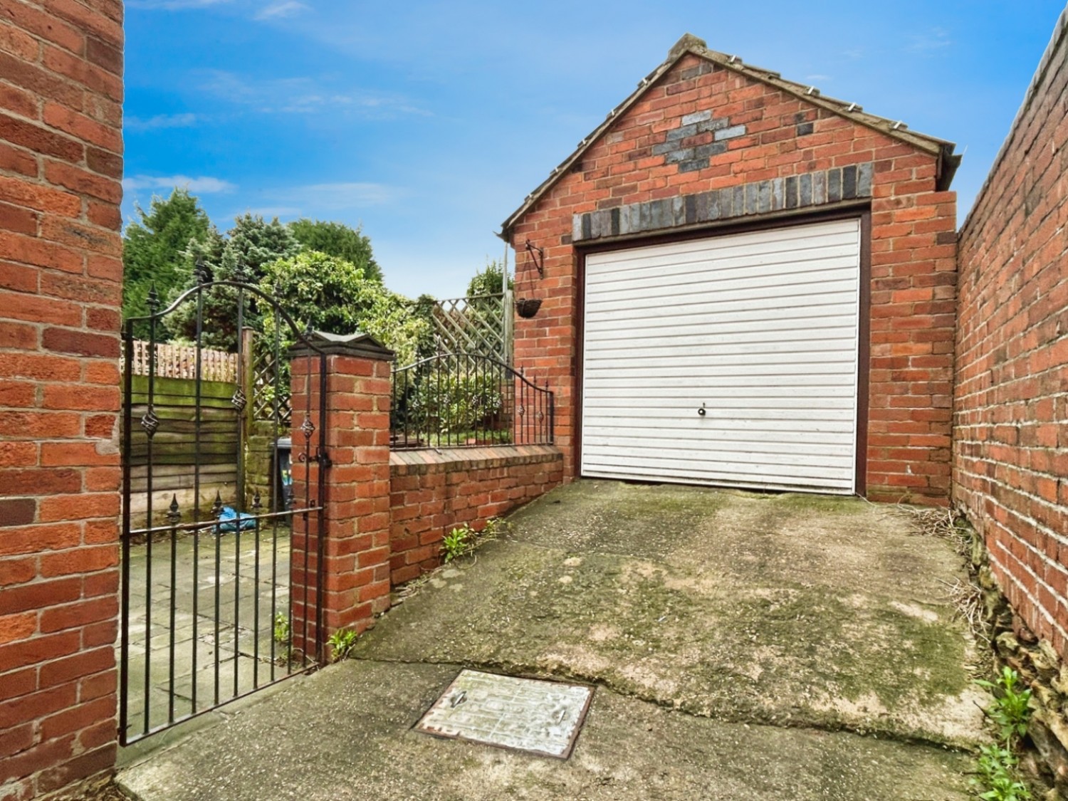 Meadowhall Road, Rotherham, , S61 2JA