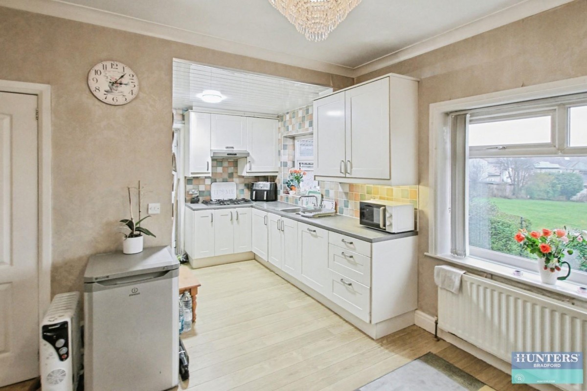 The Oval Bradford, BD8 0AU