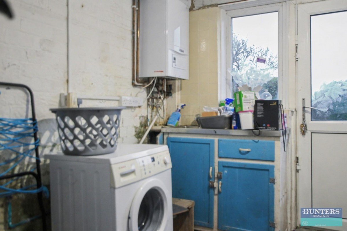 The Oval Bradford, BD8 0AU