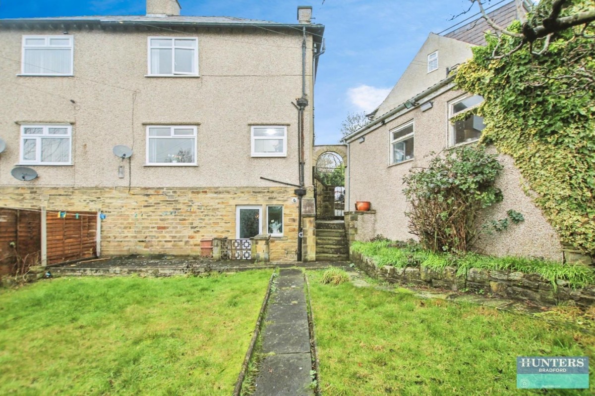 The Oval Bradford, BD8 0AU