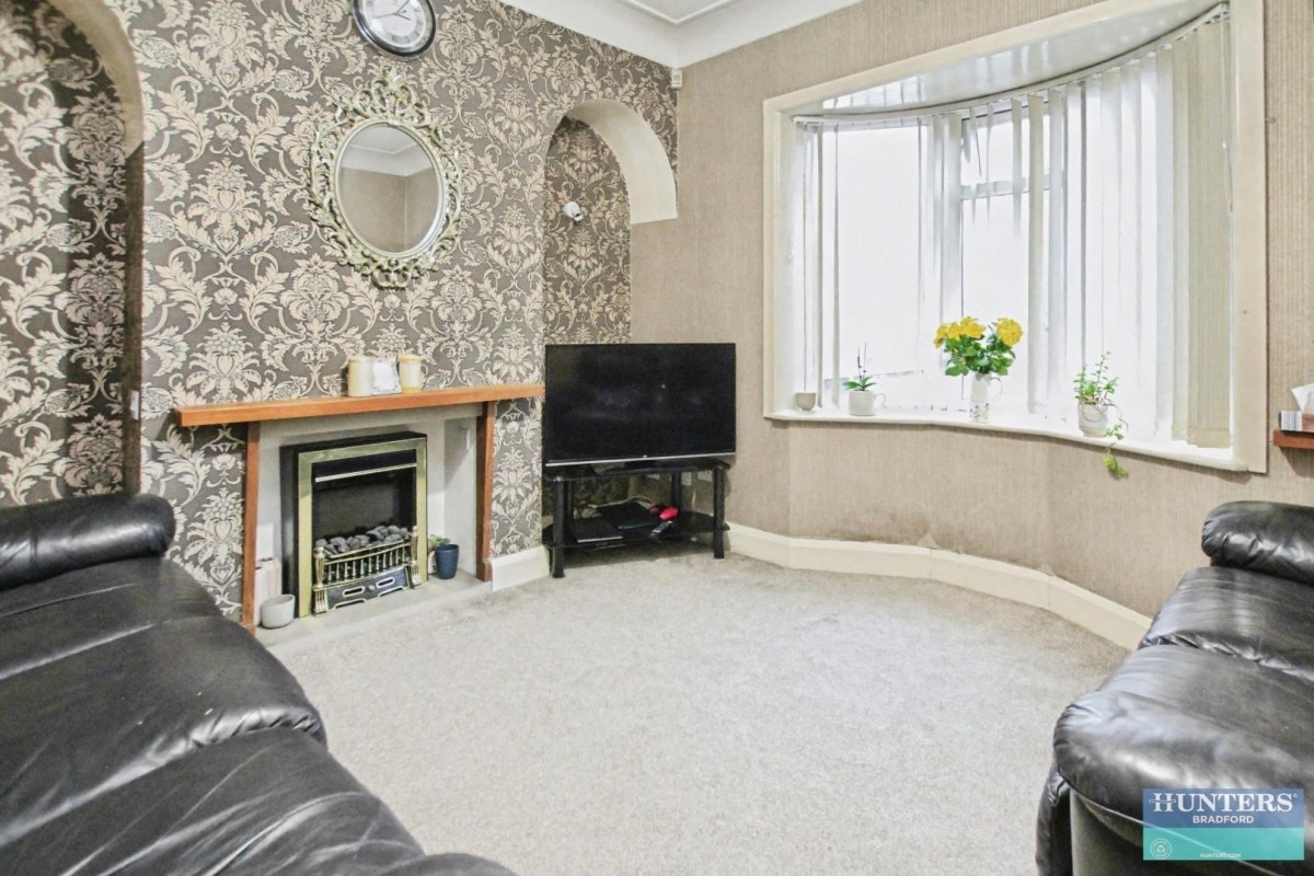 The Oval Bradford, BD8 0AU