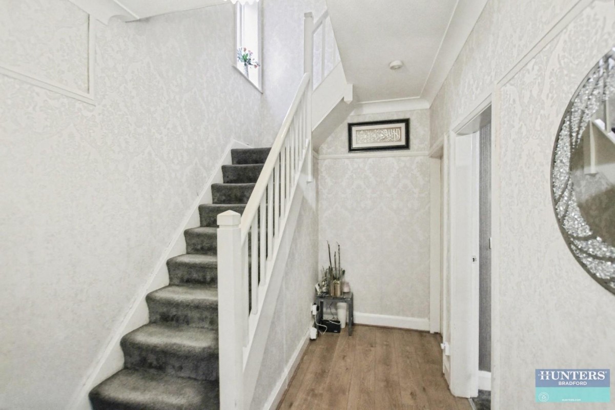 The Oval Bradford, BD8 0AU