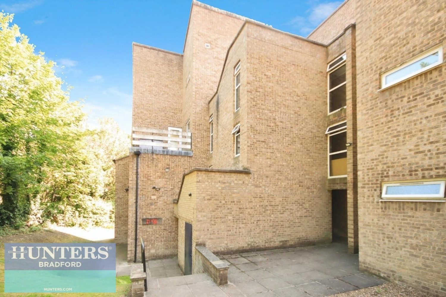 Frizley Gardens Bradford, West Yorkshire, BD9 4LZ