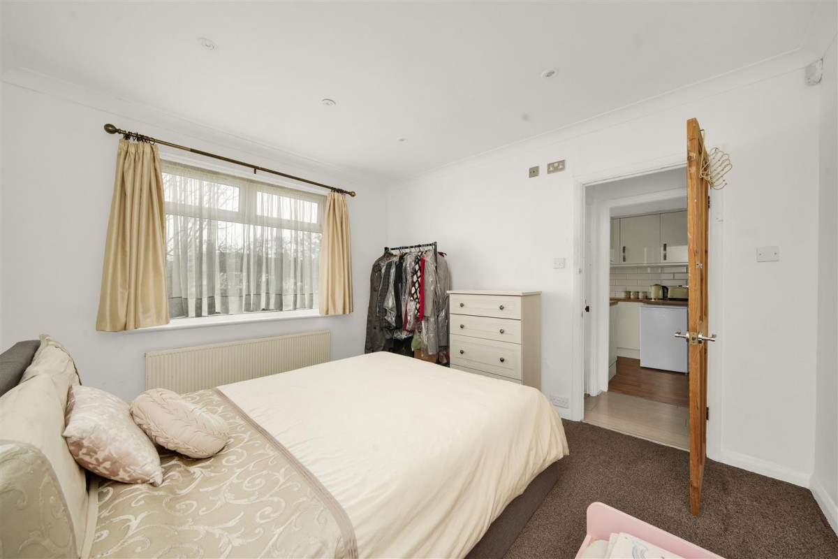 Grantham Gardens, Chadwell Heath, RM6