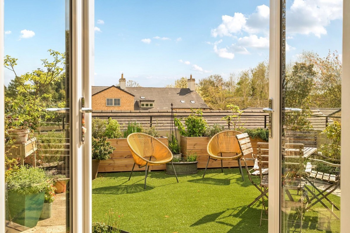 Old London Road, Stutton