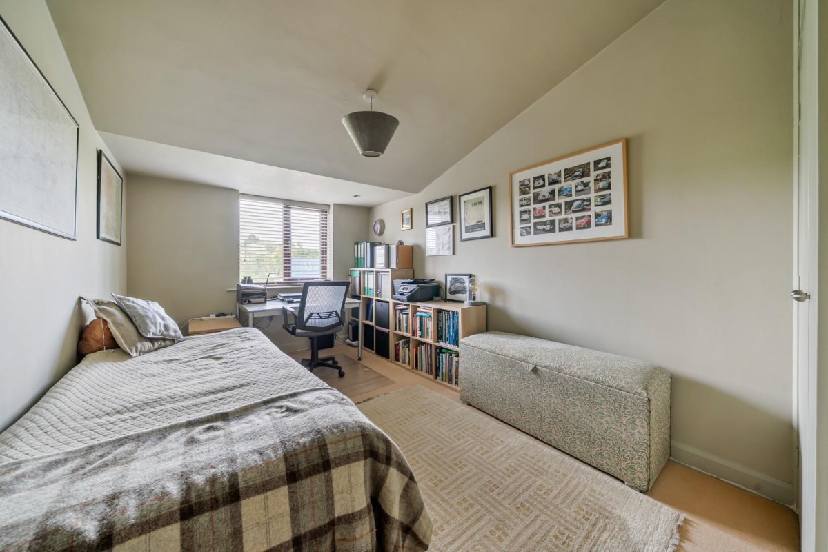 Old London Road, Stutton