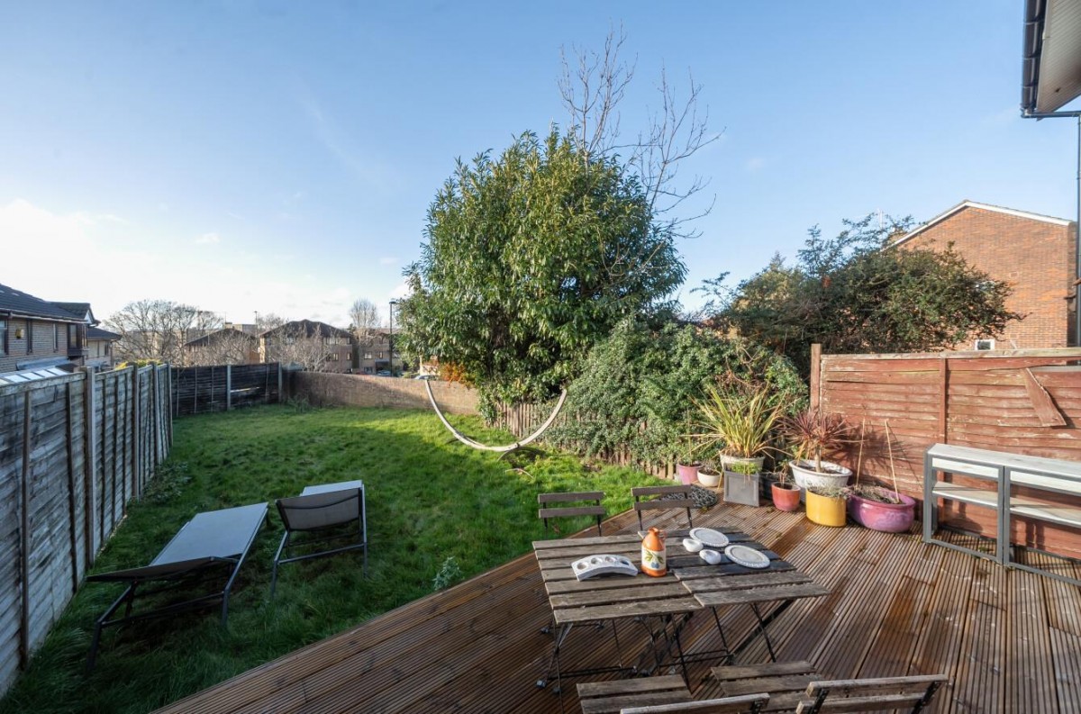 Stoms Path, London, SE6 3QJ