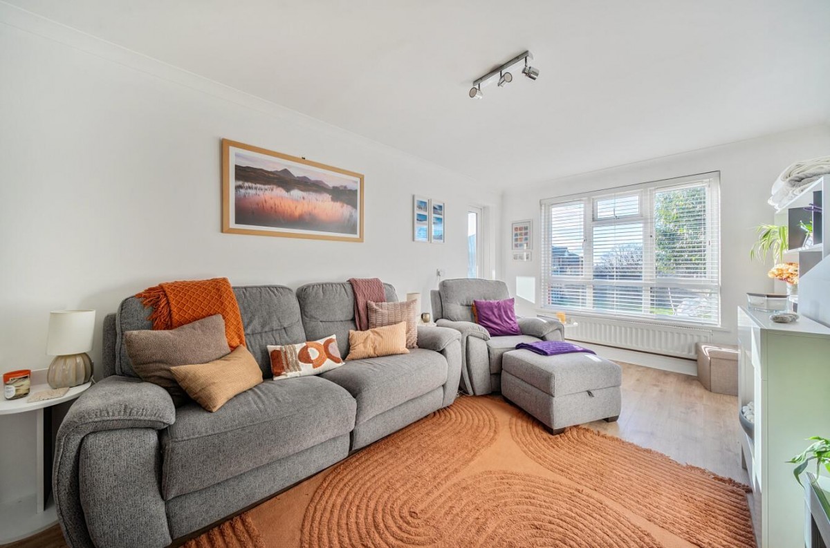 Stoms Path, London, SE6 3QJ