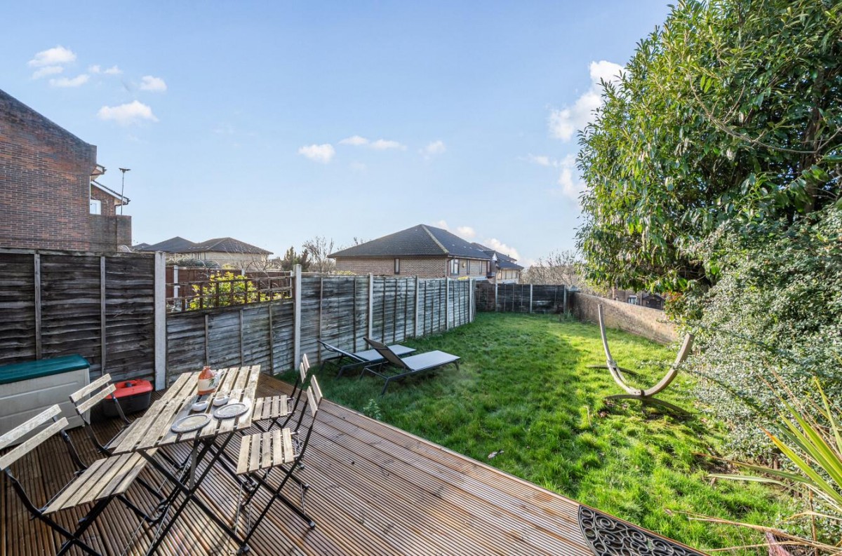 Stoms Path, London, SE6 3QJ