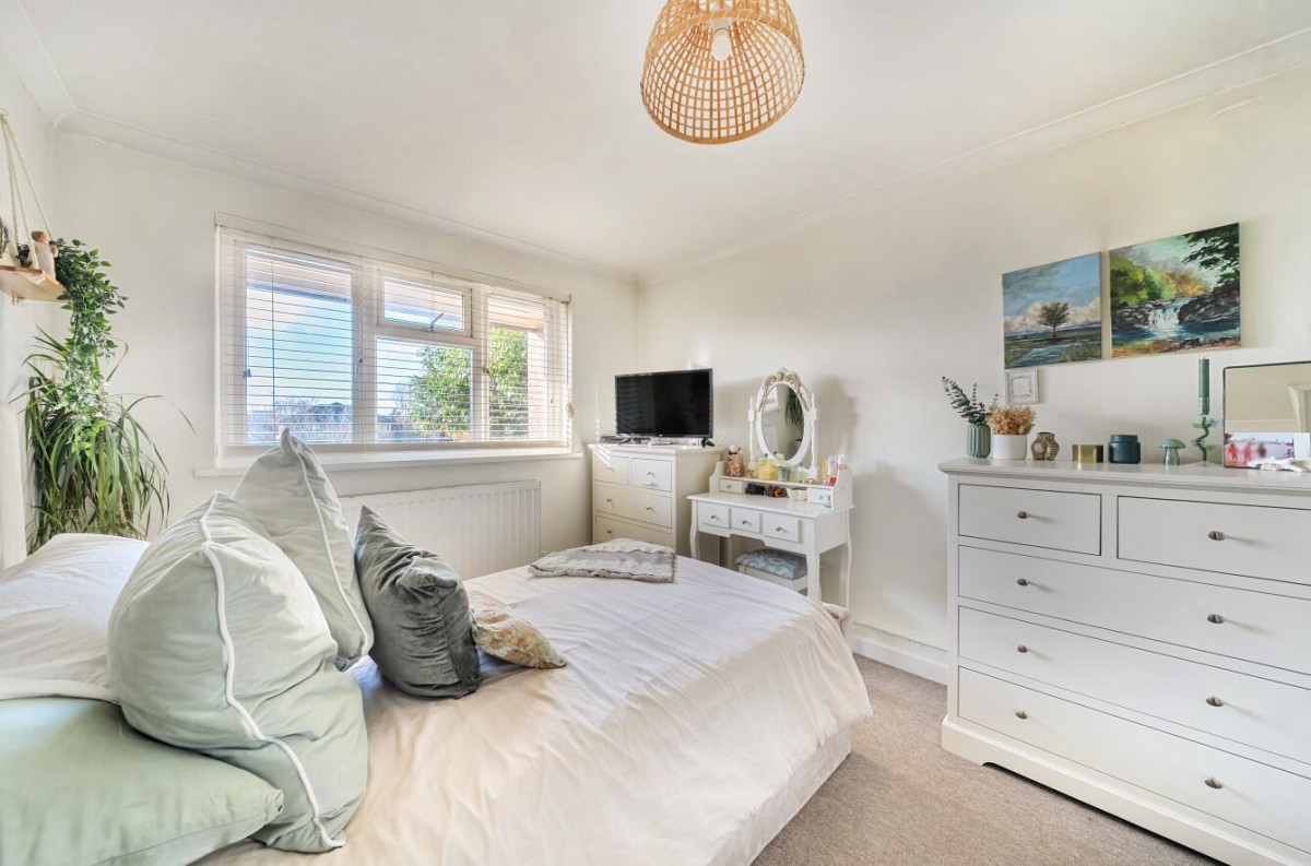 Stoms Path, London, SE6 3QJ