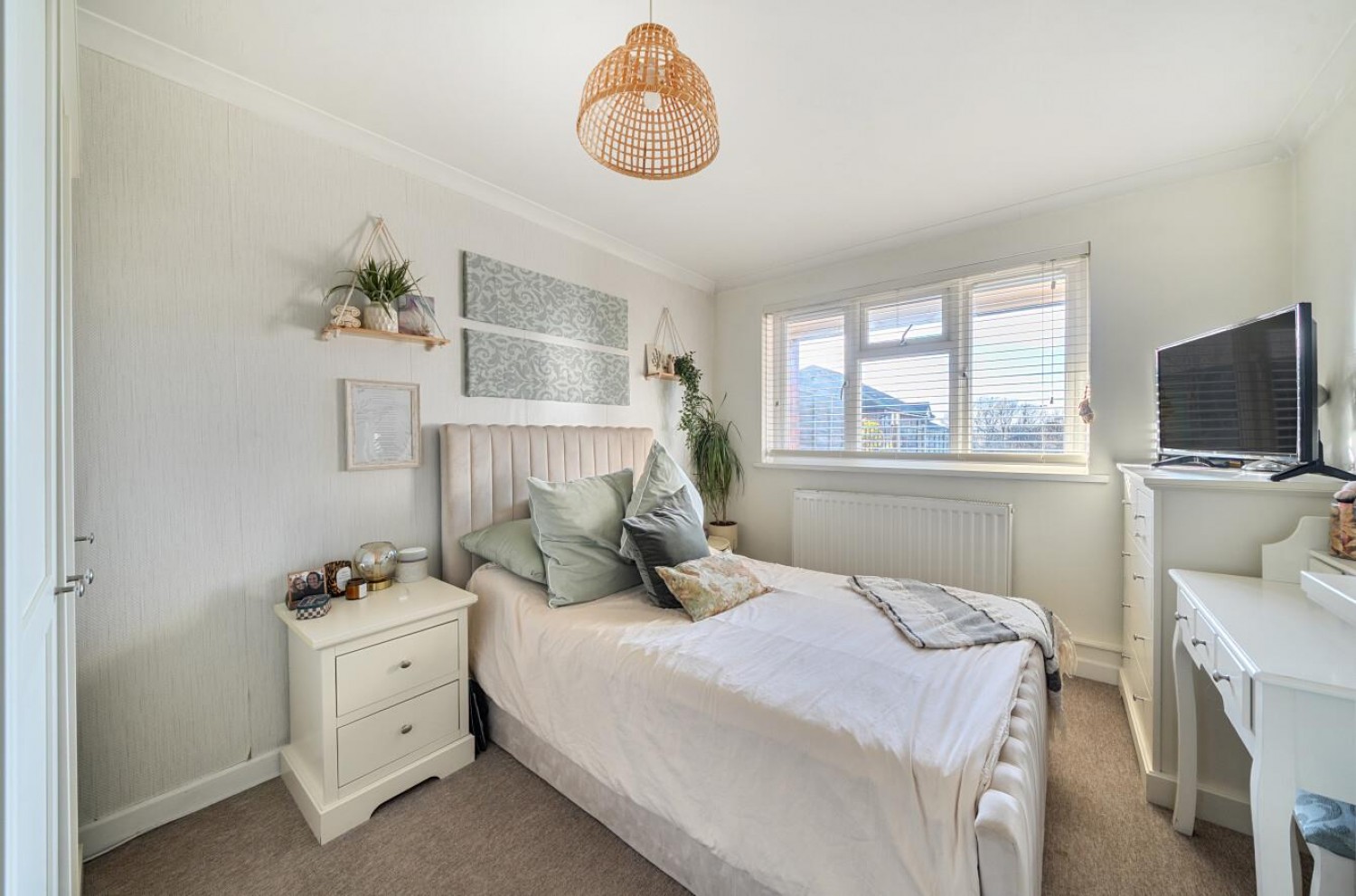 Stoms Path, London, SE6 3QJ