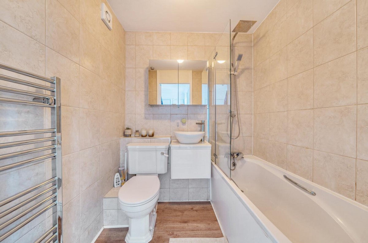 Stoms Path, London, SE6 3QJ