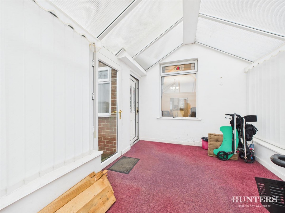 Third Street, Stanley