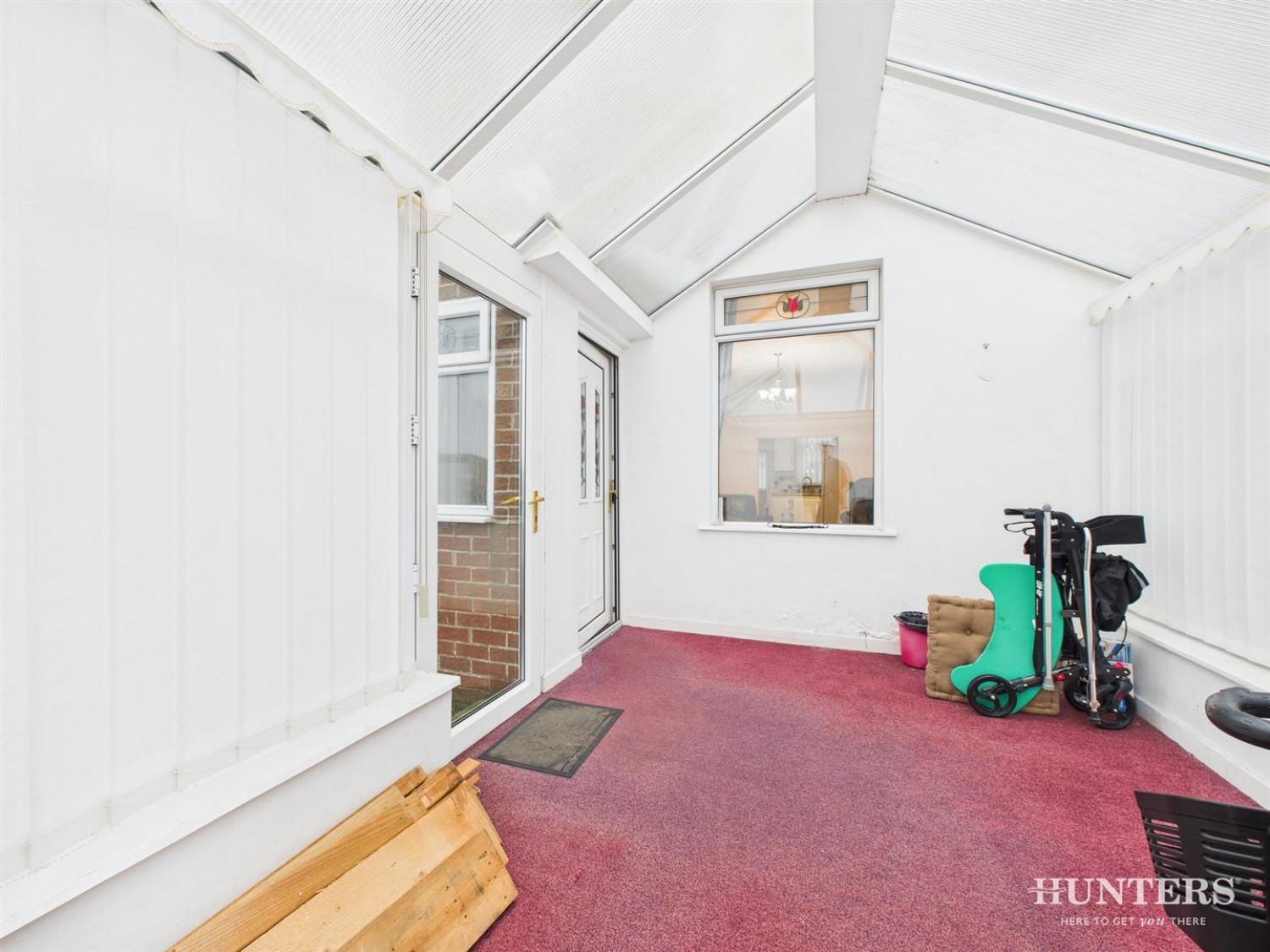 Third Street, Stanley