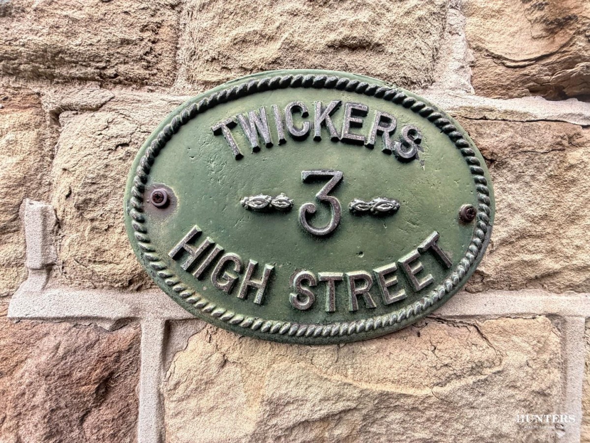 High Street, Hanging Heaton, Batley