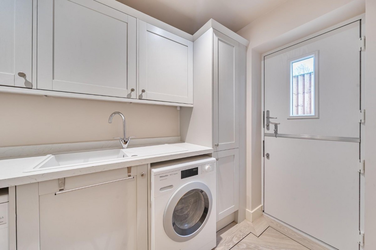 Pumphouse Lane, Redditch